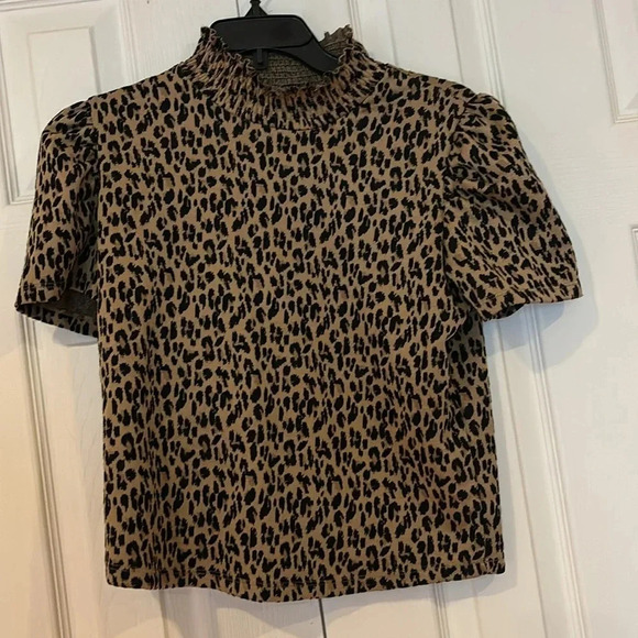 ZARA Mock Neck short Sleeve knit Leopard print top Sz Large - Picture 8 of 10